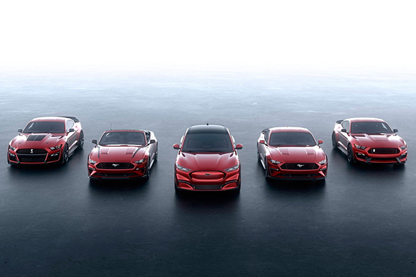 ford-mustang-mach-e-2021.jpg