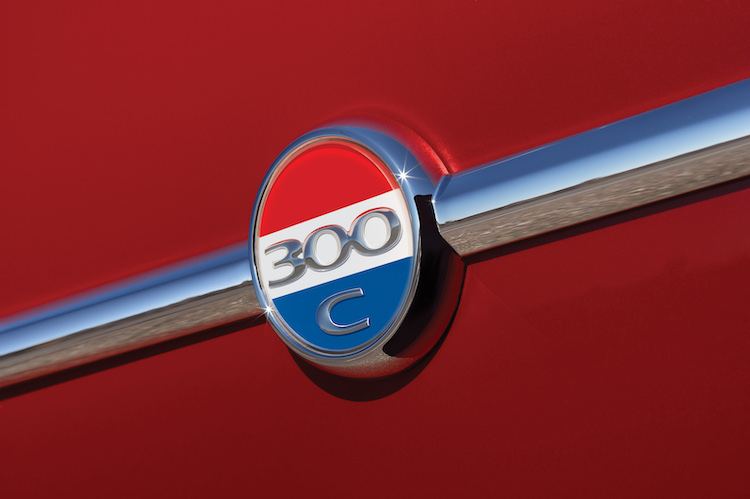 Emblema 300C tricolor